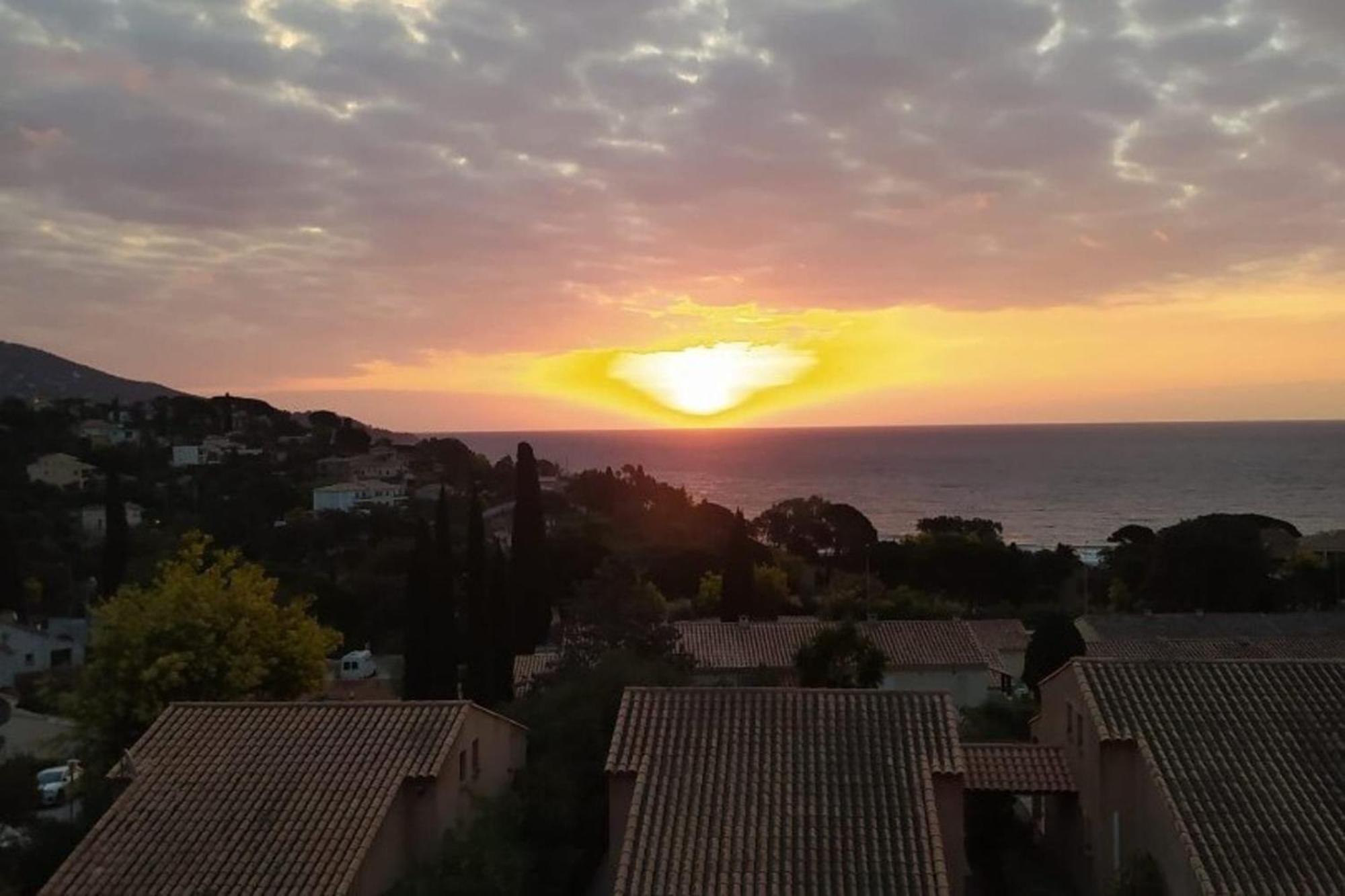 Appartamento Duplex In Pramousquier - Sea View Le Lavandou Esterno foto